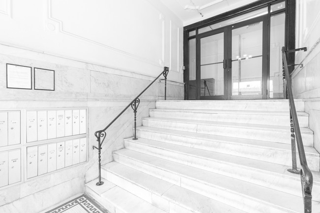 10 S Grove St 206 , East Orange, NJ 07018