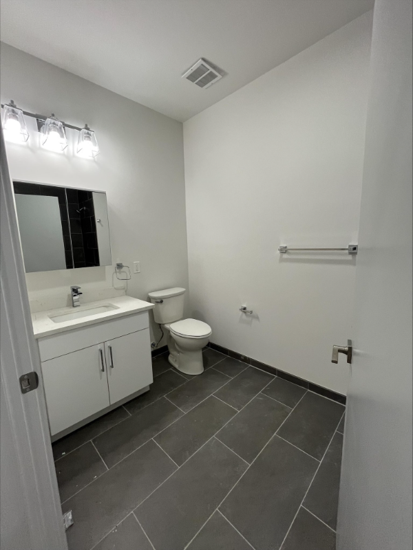 1127-1135 STUYVESANT, 208, IRVINGTON, NJ 07111