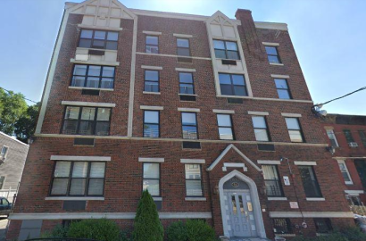 14 Park St, 13, Jersey City, NJ 07304