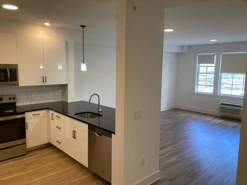 520 CLIFF STREET, 216, FAIRVIEW, NY 07022