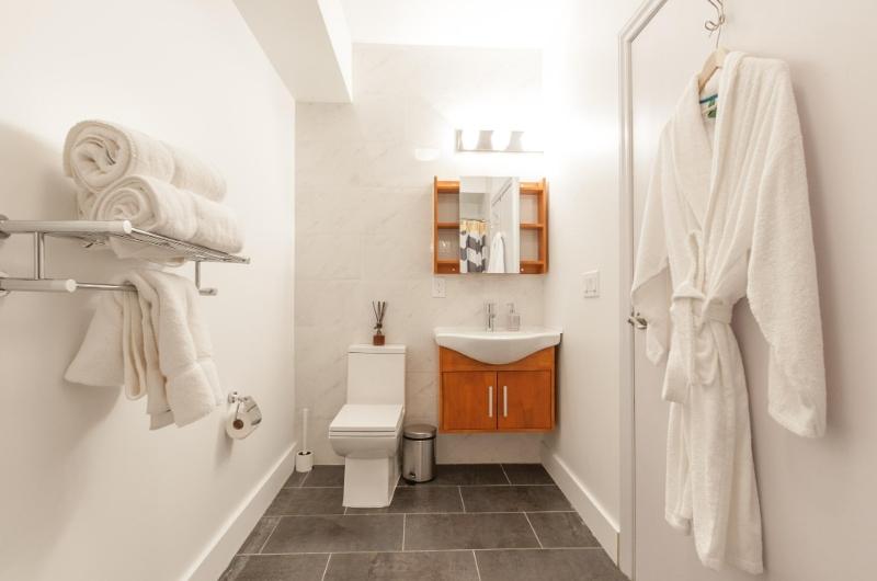 4918 Park Ave 405, Weehawken, NJ 07086