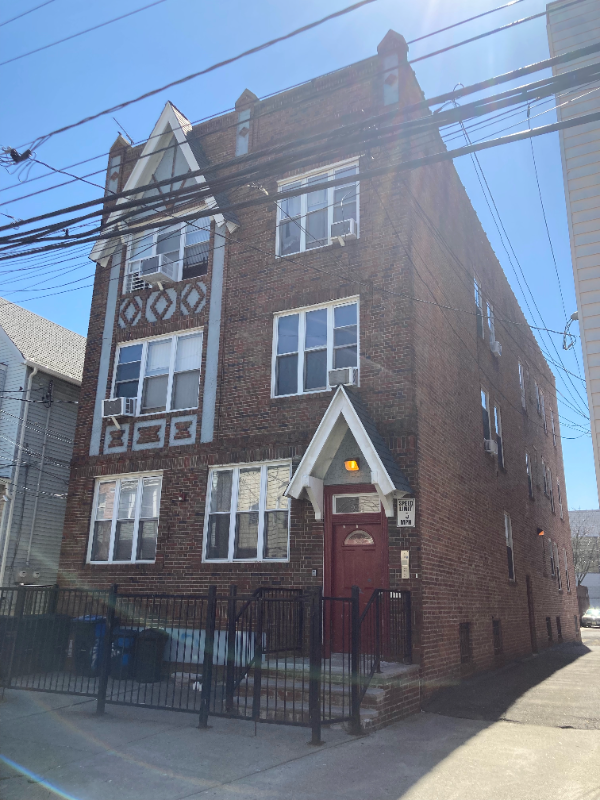 PARKING SPACES / STORAGE 289 GRANT AVENUE , JERSEY CITY, NJ 07305