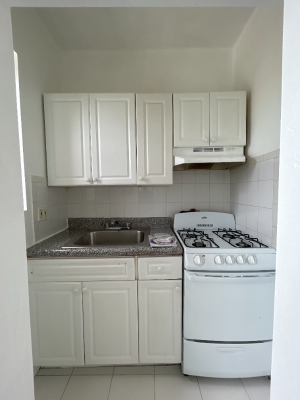 35 KENSINGTON AVENUE , UNIT E2, JERSEY CITY