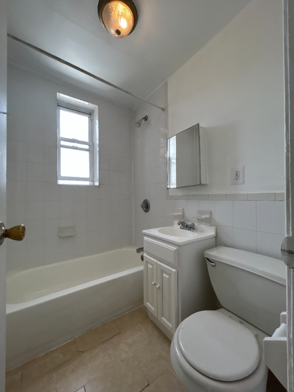 35 KENSINGTON AVENUE , UNIT E2, JERSEY CITY