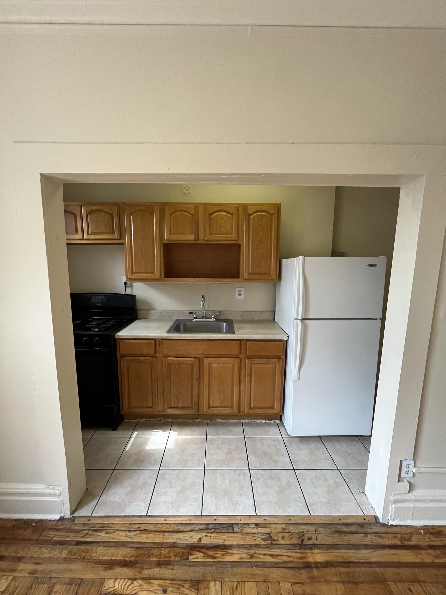 168 S Clinton St, B8, East Orange, NJ 07018