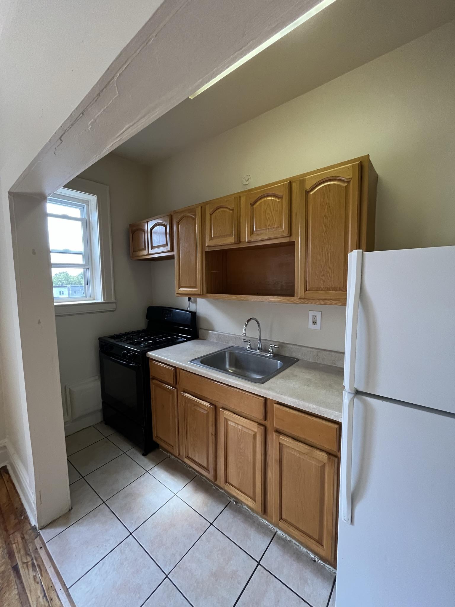 168 S Clinton St, B8, East Orange, NJ 07018