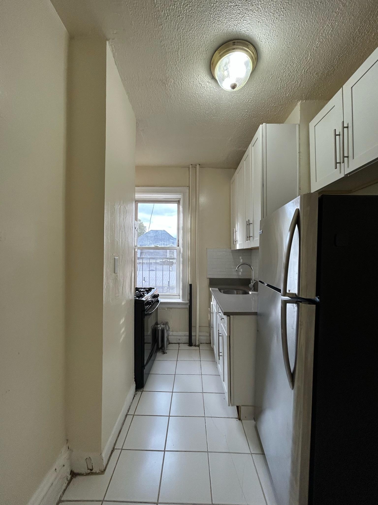 35 Kensington Ave C1 , Jersey city, NJ 07304