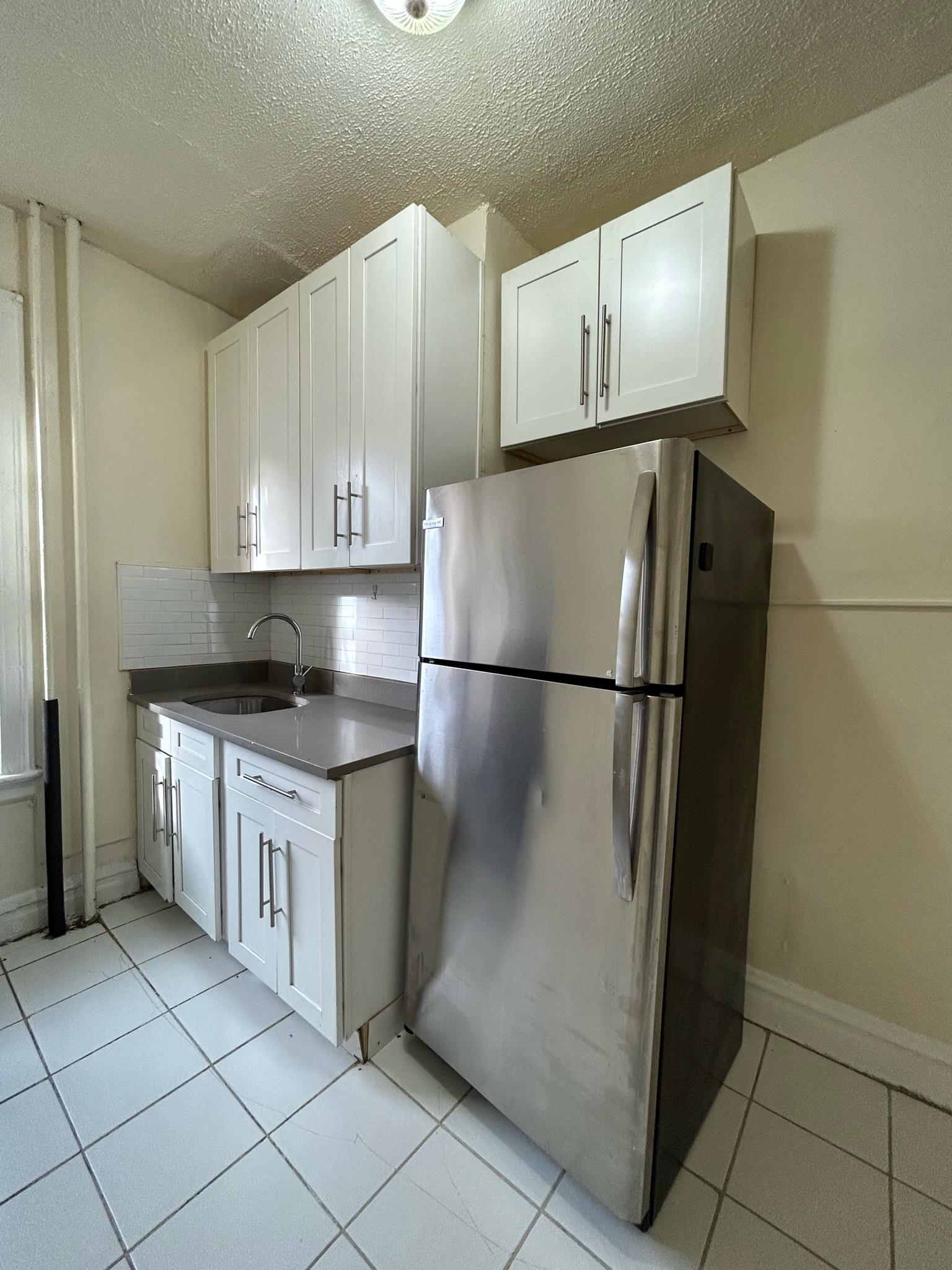 35 Kensington Ave C1 , Jersey city, NJ 07304