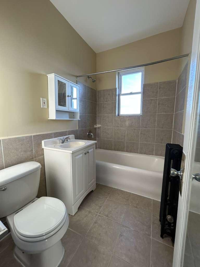 168 S Clinton St, D9, East Orange, NJ 07018